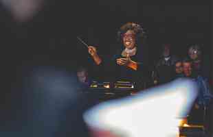 Dione Bennet Article