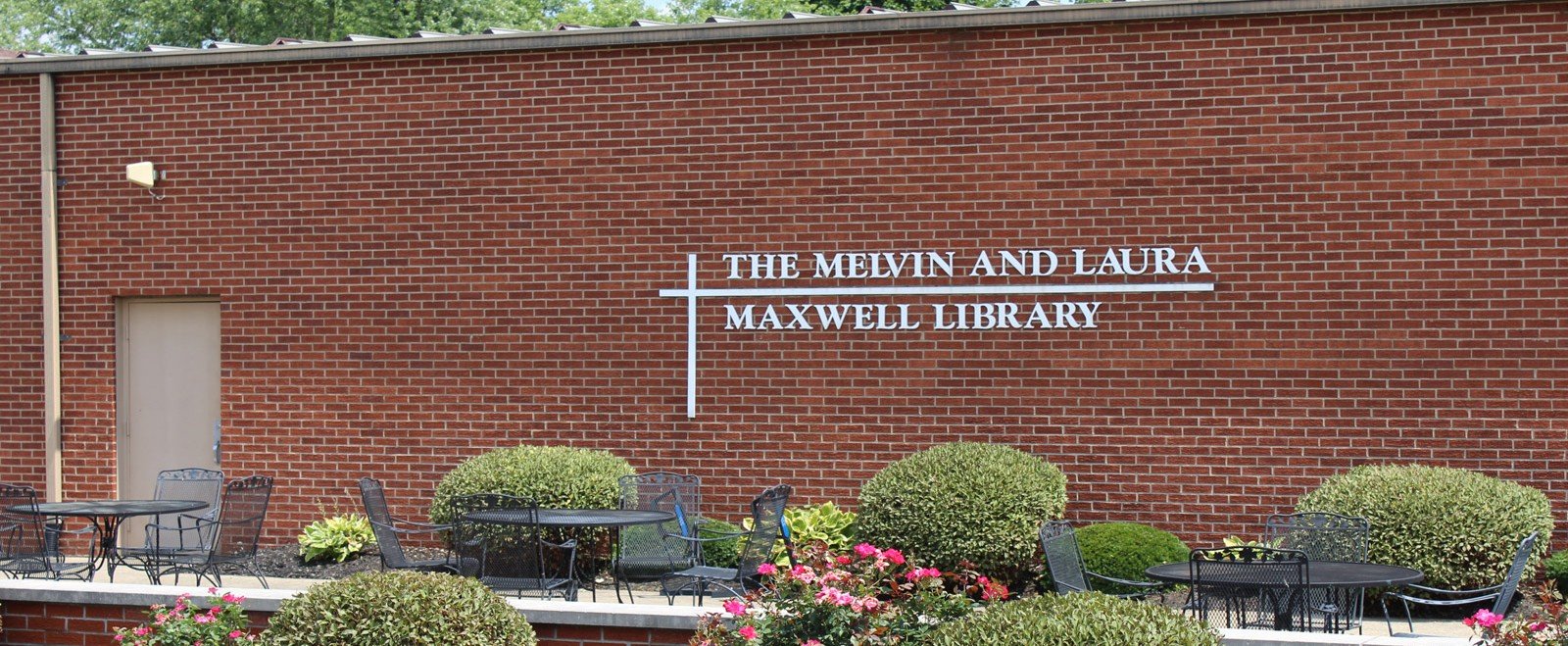 Maxwell_Library_Outside_A